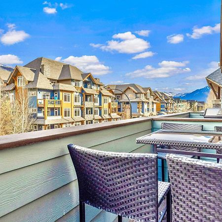 Canmore Mountain View Loft Apartment Heated Outdoor Pool ภายนอก รูปภาพ