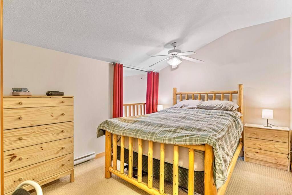 Canmore Mountain View Loft Apartment Heated Outdoor Pool ภายนอก รูปภาพ